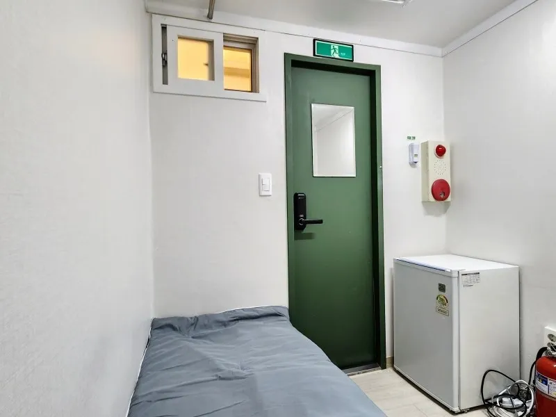 [Seocho, Seoul] Gangnam Yangjae Station Remodeled Women-Only Gosiwon (Room 228) 2