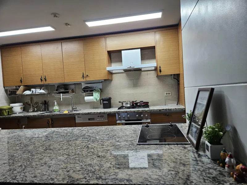 [부산 수영] 광안리5분,방4칸,매트릭스5개, 최대12명,망미역1분 16