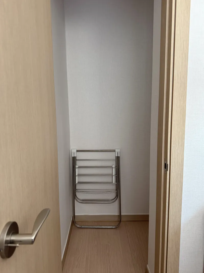 [Jongno, Seoul] 1 minute from Dongmyo Station, modern sky view, spacious studio on the 17th floor. 22