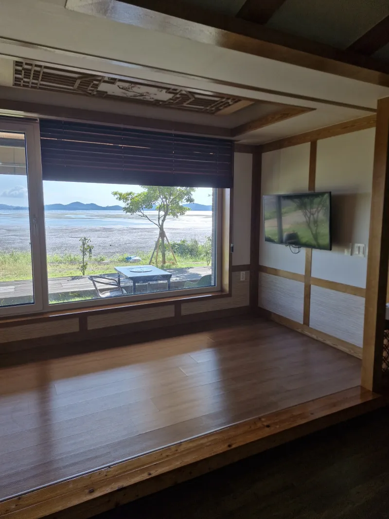 [Muan] A house with a yard overlooking the sea 20