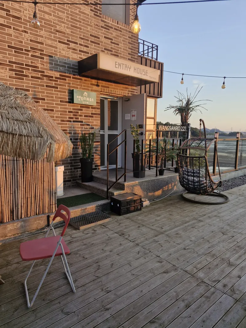 [Muan] A house with a yard overlooking the sea 26