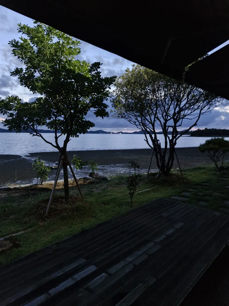 [Muan] A house with a yard overlooking the sea 25