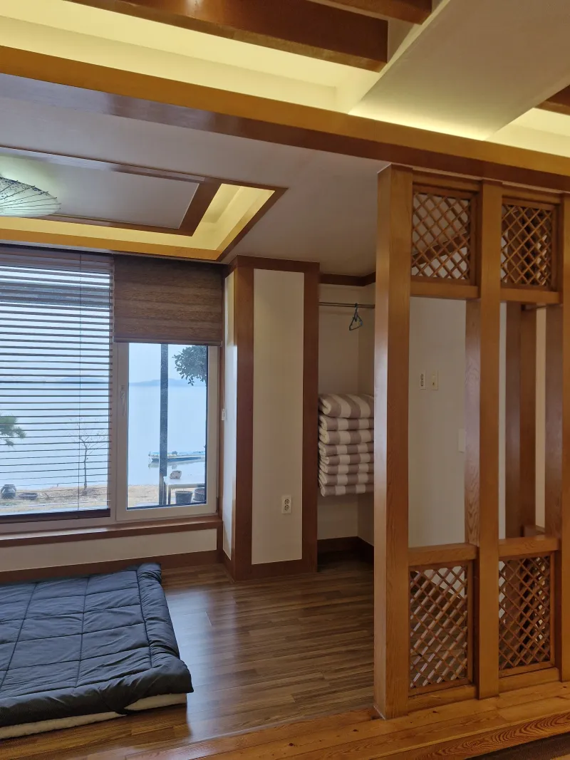 [Muan] A house with a yard overlooking the sea 4