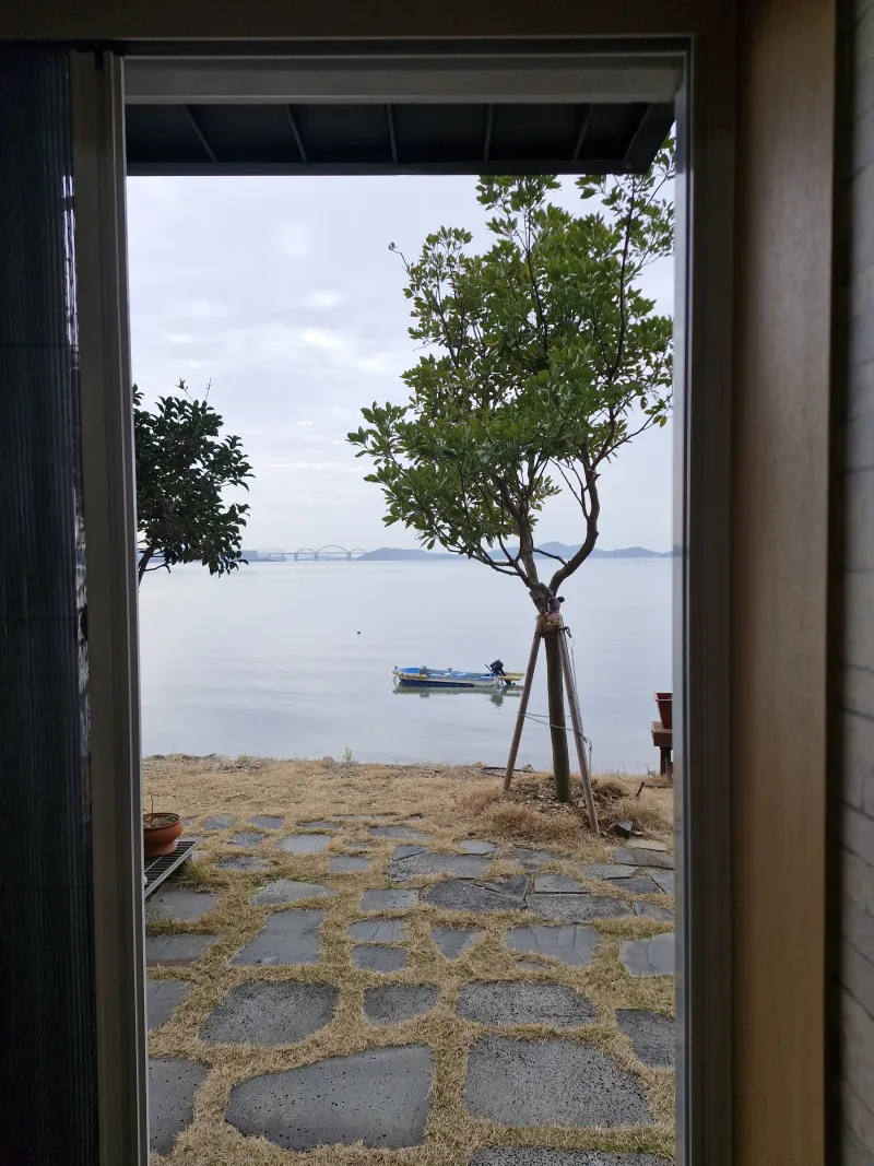 [Muan] A house with a yard overlooking the sea 13