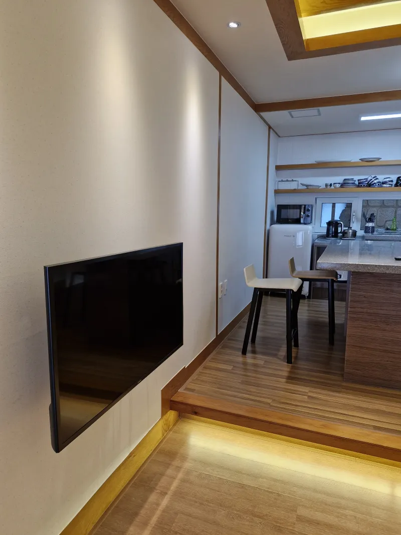 [Muan] A house with a yard overlooking the sea 10
