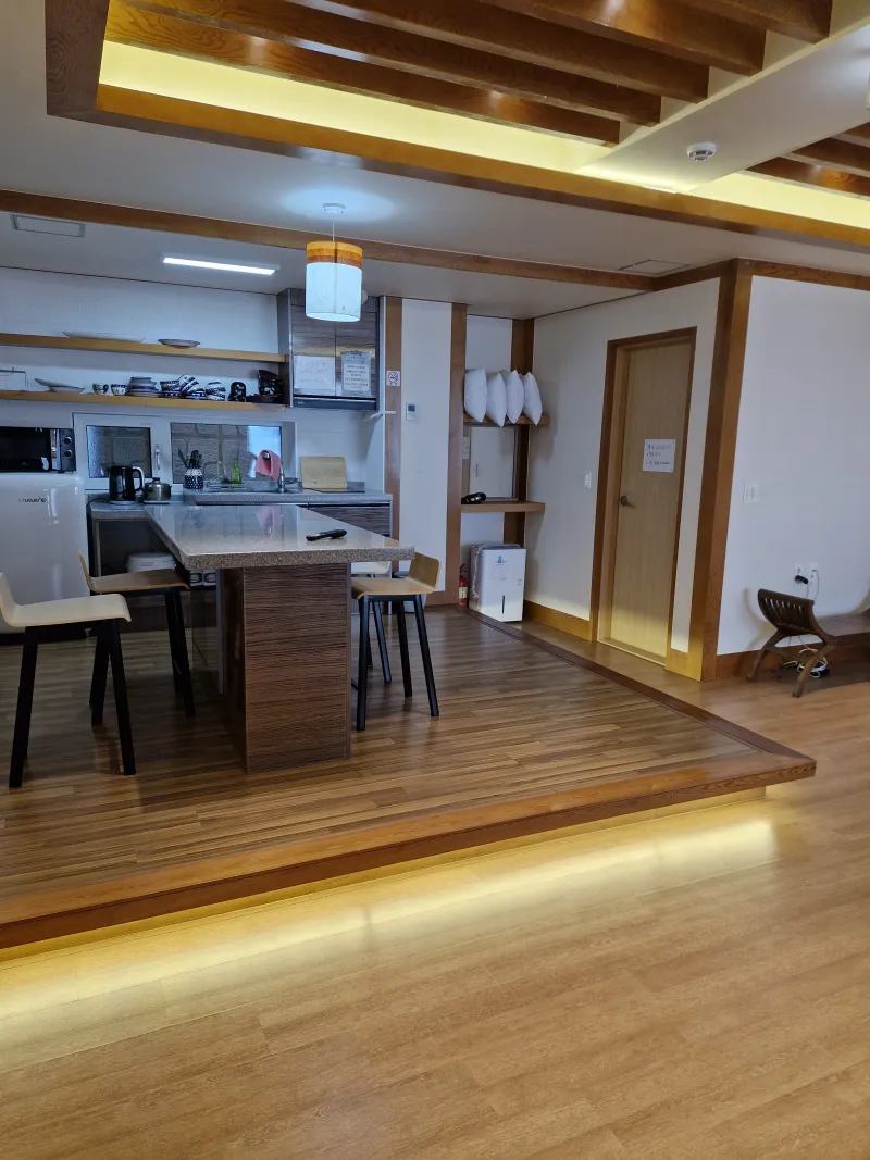 [Muan] A house with a yard overlooking the sea 9