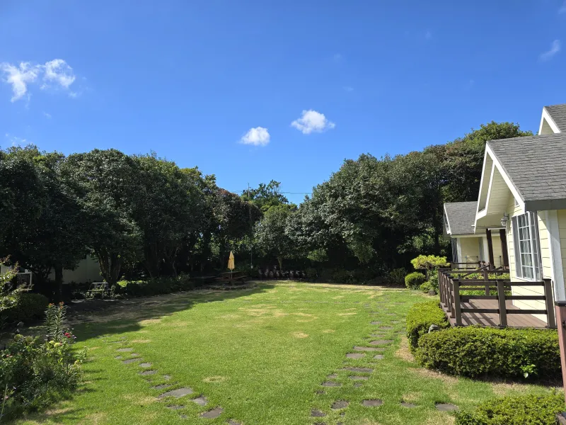 [Namwon, Seogwipo] #Wide lawn #Healing camellia 26