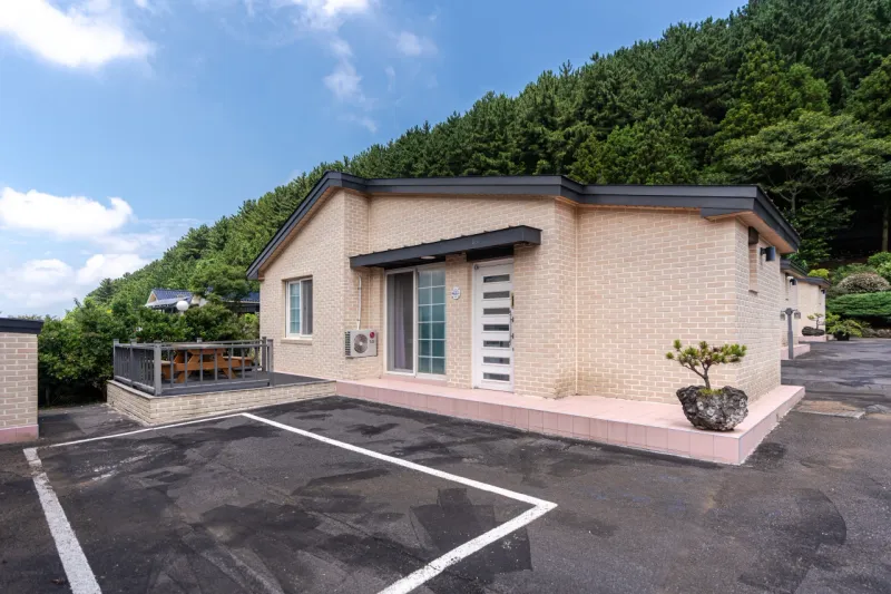 [Jocheon, Jeju] Quiet, independent accommodation 106 in front of a quiet mountain trail 5