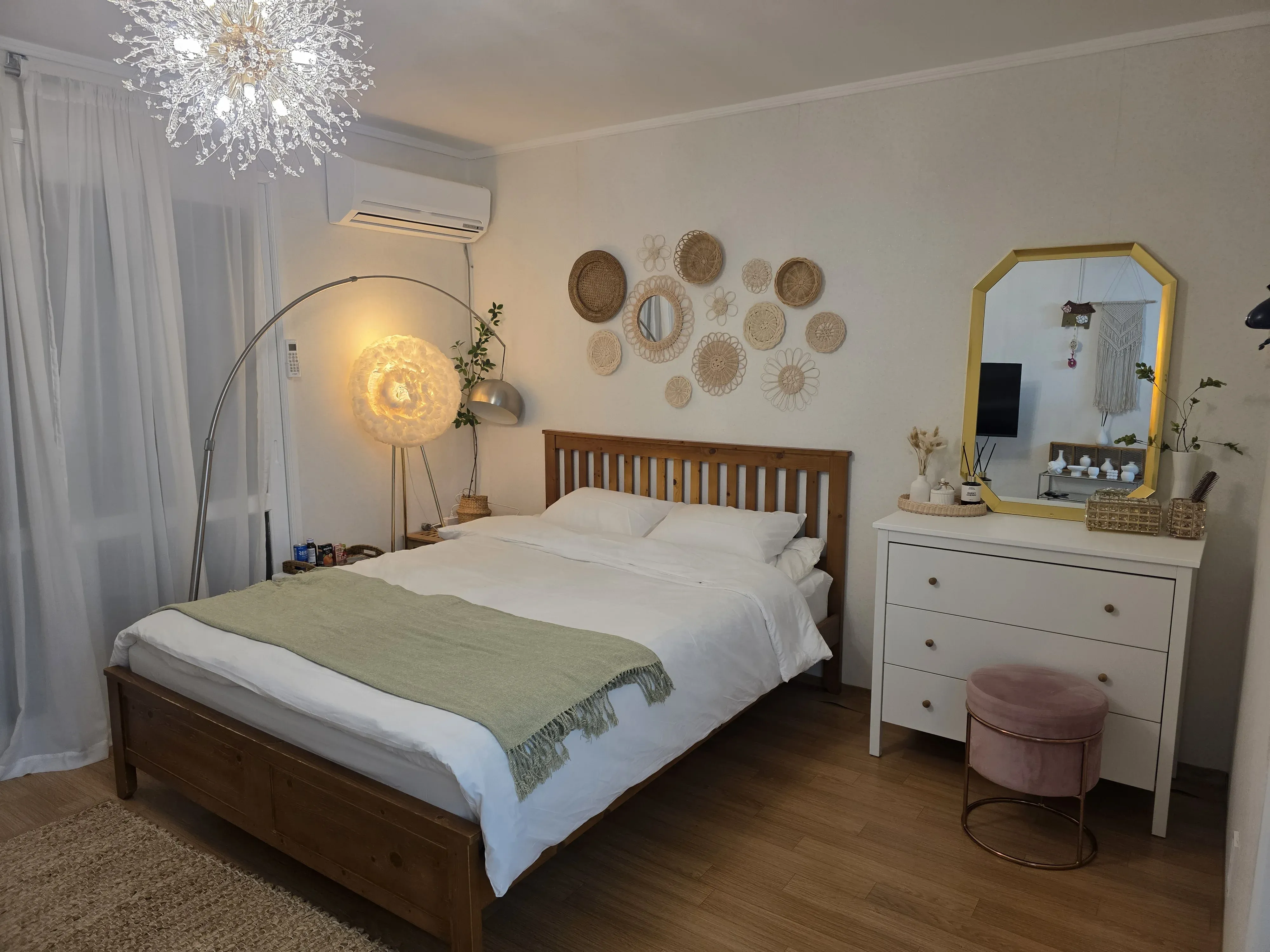 Sinbang-dong Two-Bedroom Apartment
