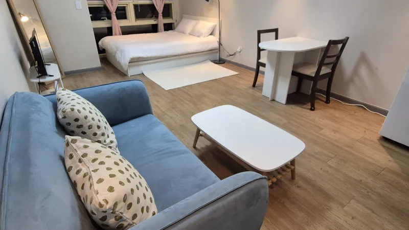 [Anyang] A clean, remodeled officetel, a 1-minute walk from Indeokwon Station Exit 2. 21