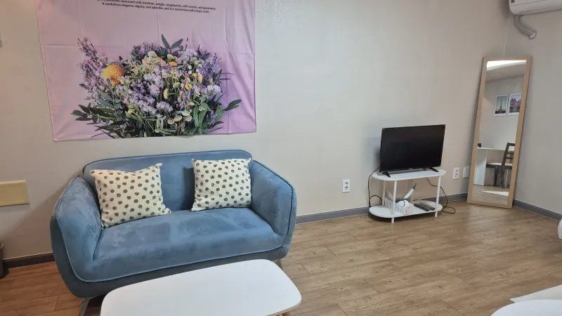 [Anyang] A clean, remodeled officetel, a 1-minute walk from Indeokwon Station Exit 2. 17