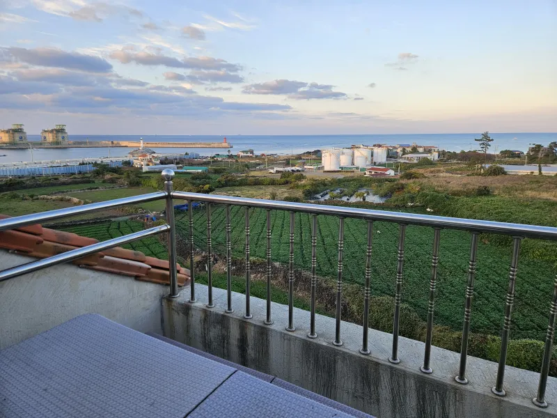 [Aewol, Jeju] A duplex on the top floor of a villa with an ocean view that was featured on TV 12