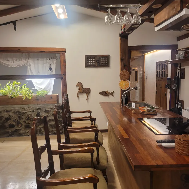 [Hangyeong, Jeju] "A Healing, Emotional Private House Where Time Stops" (Stone Wall Garden, Barbecue, Fireplace) 17