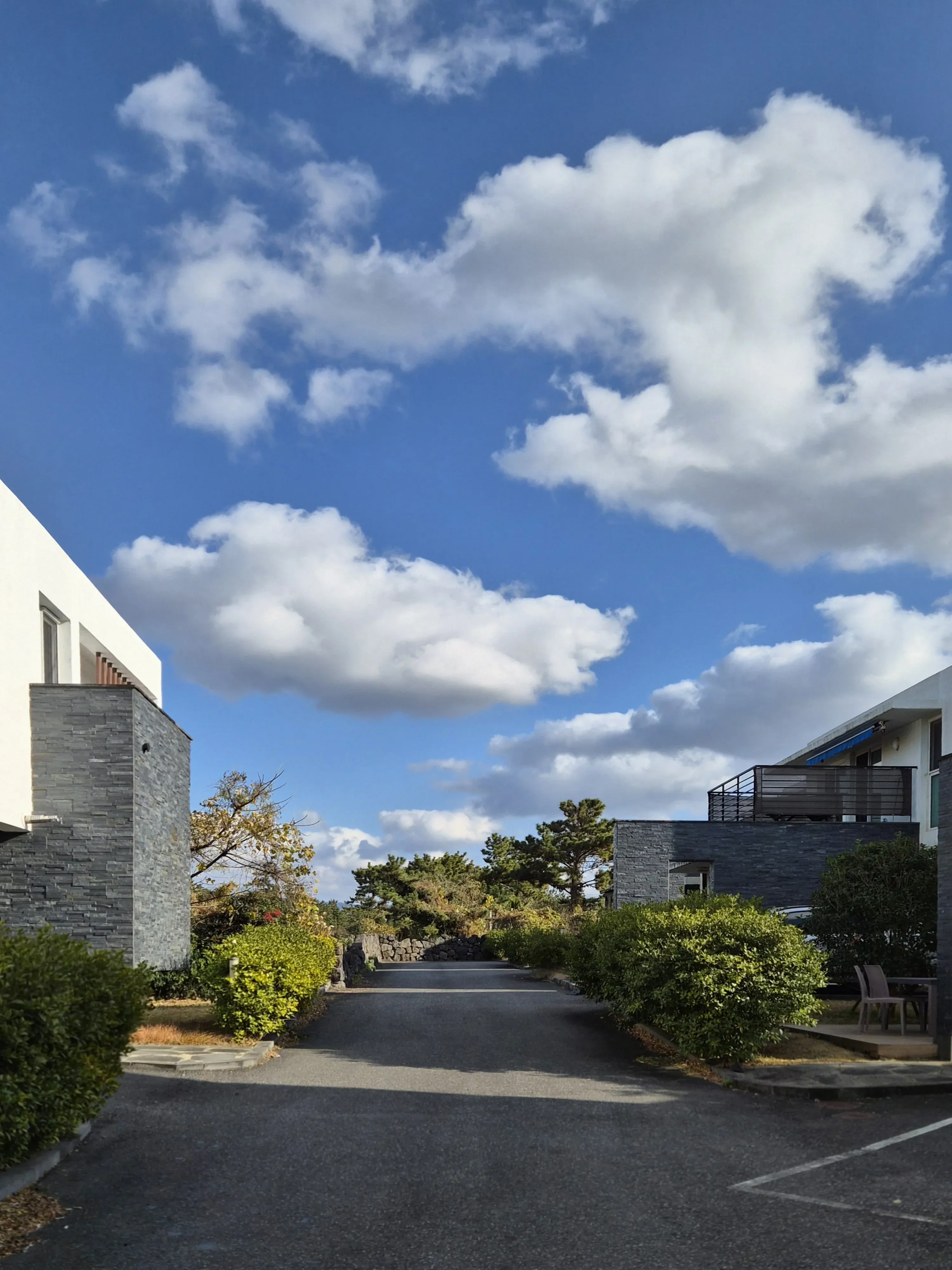 Hallim-eup Two-Bedroom Villa with Yard