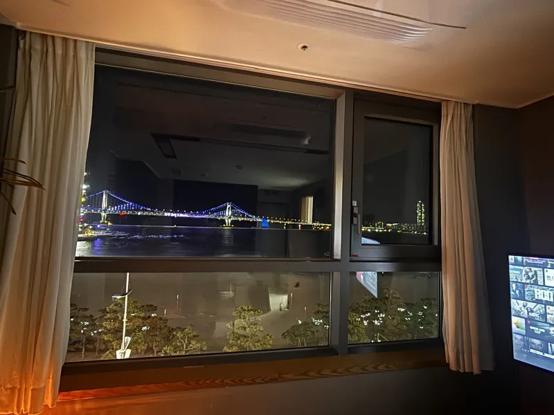[Suyeong, Busan] Drone Show, Panoramic Ocean View, Two-Room Apartment, Free Parking, Review Check 10