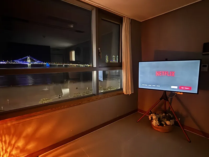 [Suyeong, Busan] Drone Show, Panoramic Ocean View, Two-Room Apartment, Free Parking, Review Check 6