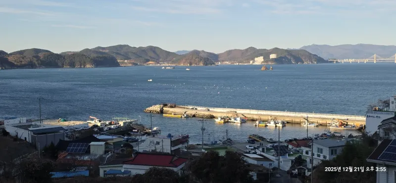 [경남 거제] 장목면 바다뷰 오션뷰 이쁘고 깔끔한방. 해변 도보 3분 16