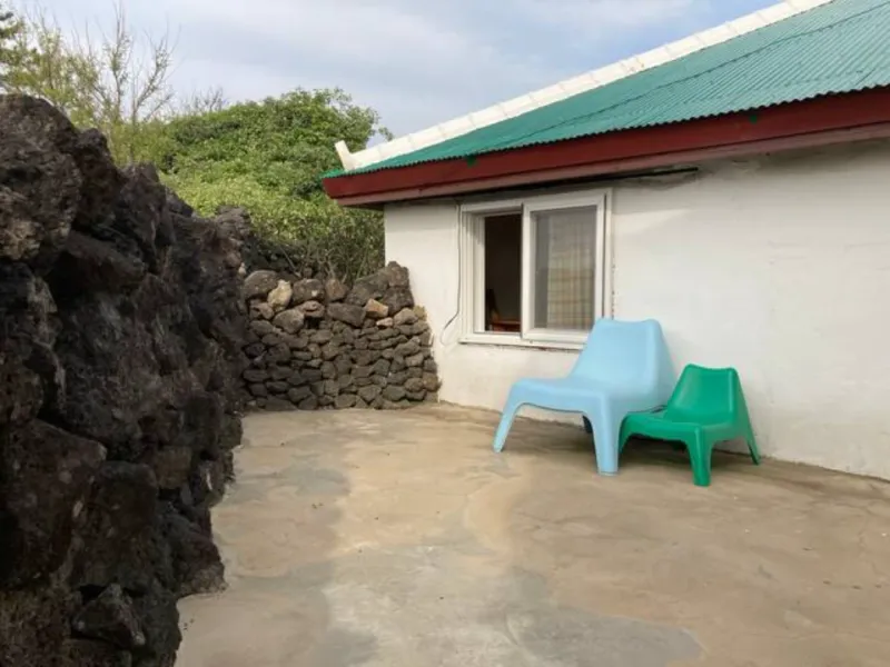 [Aewol, Jeju] Gwakji Beachfront Emotional Stone House 35