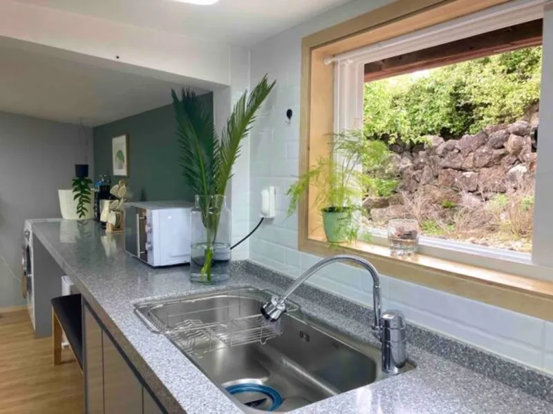 [Aewol, Jeju] Gwakji Beachfront Emotional Stone House 32