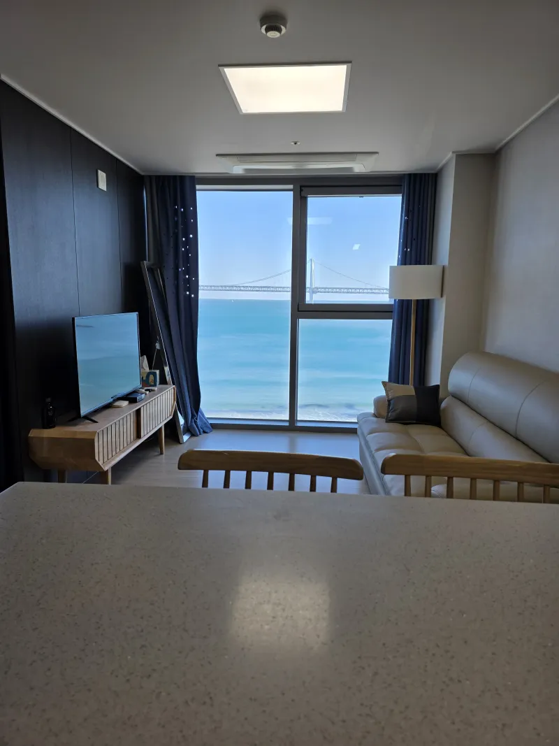 [Suyeong, Busan] Gwangalli Beach 10 seconds from my house, full-service ocean view. 7