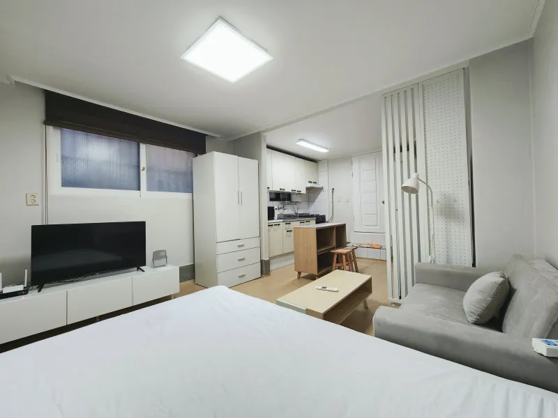 [Gangnam, Seoul] Fully furnished studio apartment, 7 minutes walk from Seolleung Station 9