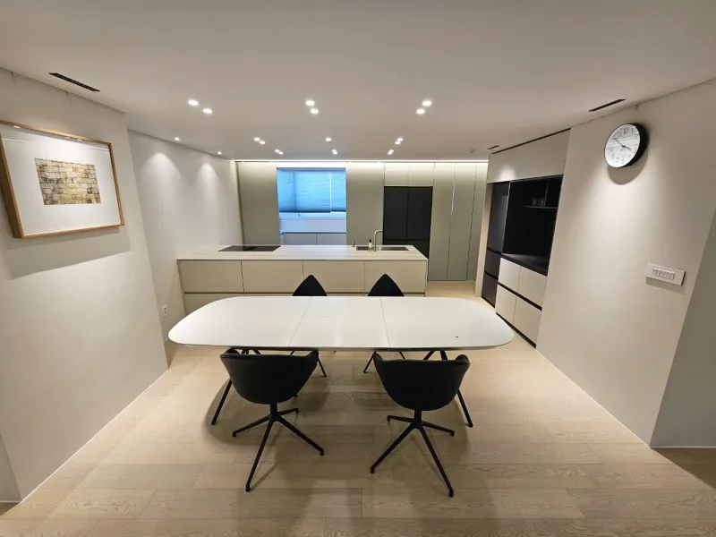[Gangnam, Seoul] 4-room premium apartment in Apgujeong 11