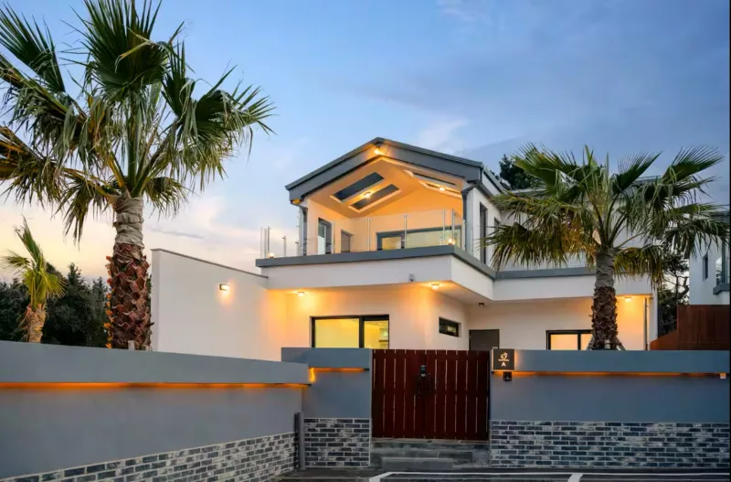 [Seongsan, Seogwipo] Luxury newly built private heated pool house 45