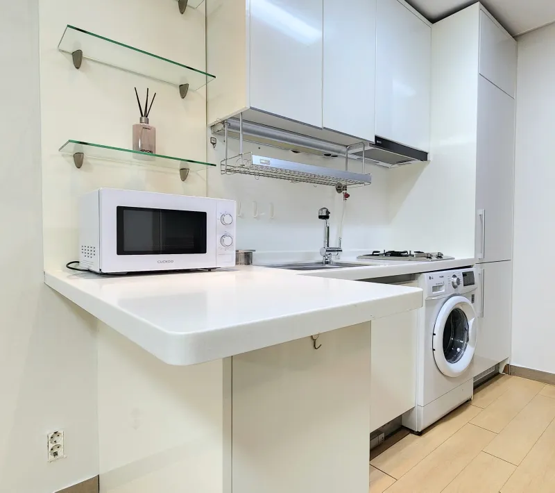 [Gangnam, Seoul] Our house is connected to Gangnam-gu Office Station. 6