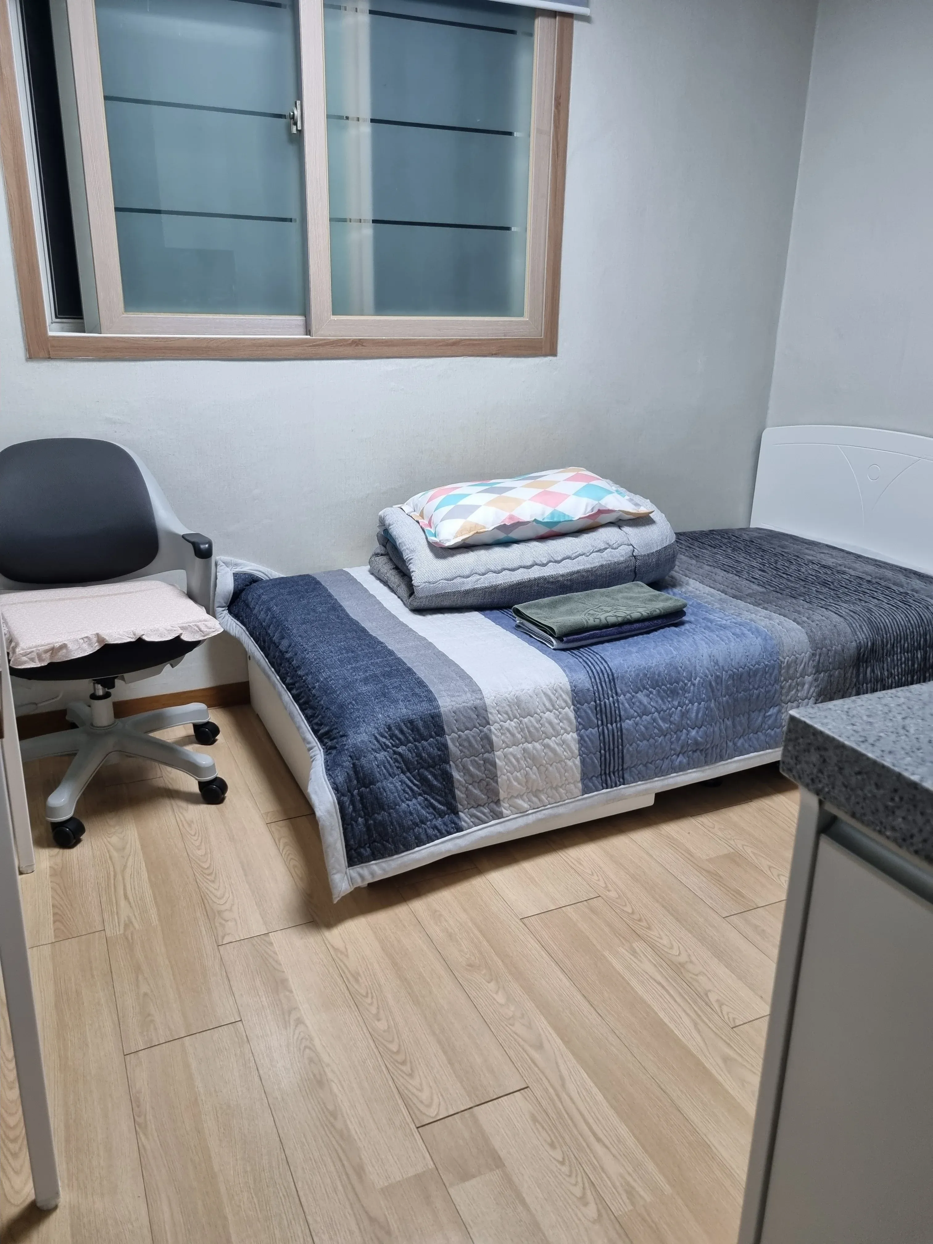 Bokhyeon-dong Remodeled One-Bedroom House