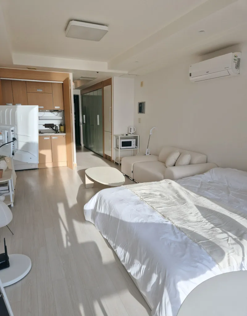 [Mapo, Seoul] Fully furnished high-rise Han River view officetel connected to Mapo Station 9