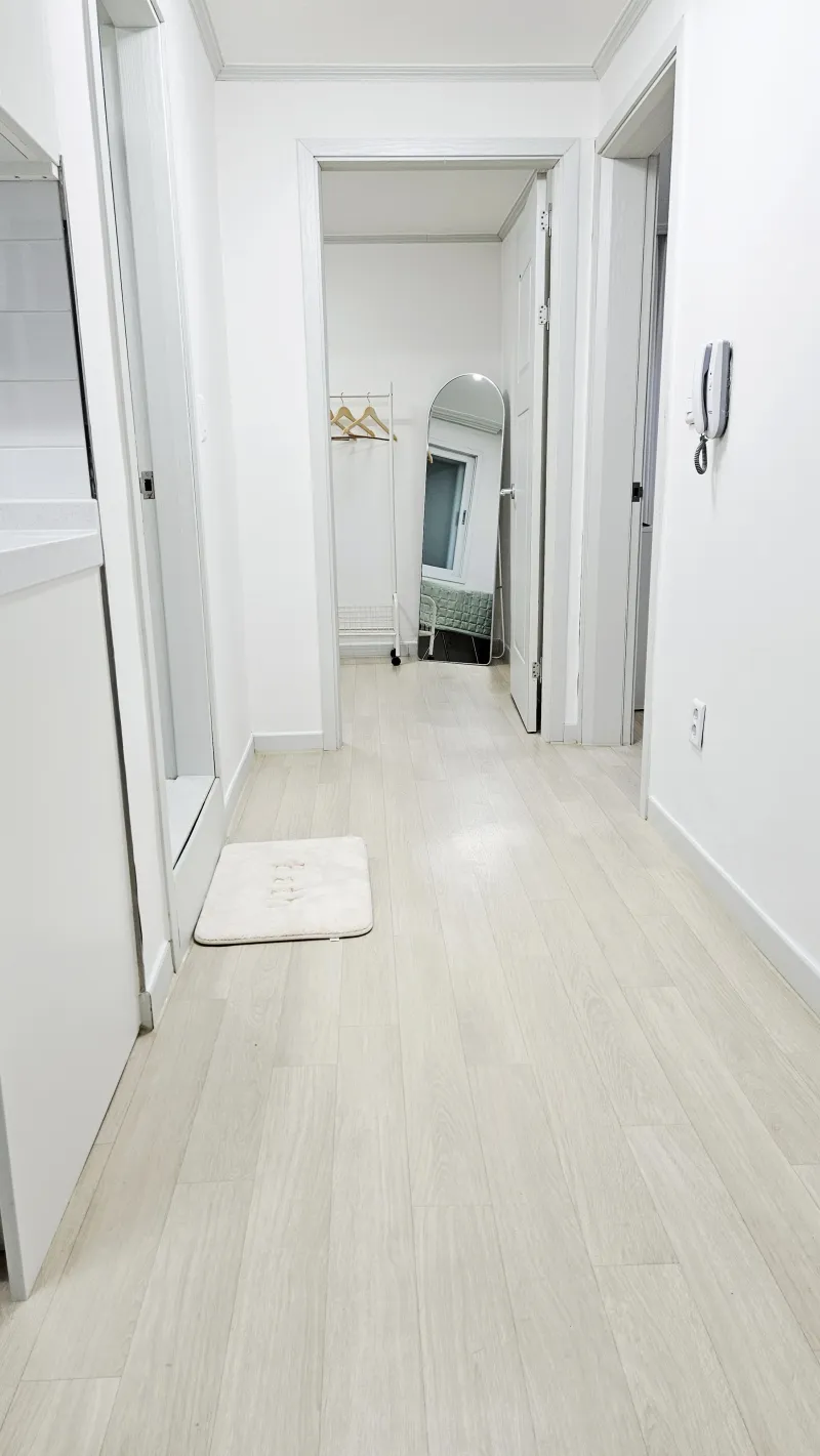 [Seongdong, Seoul] Clean first-floor two-room apartment 30 seconds from Seoul Forest Park, Ttukseom Station, Seoul Forest Station 16