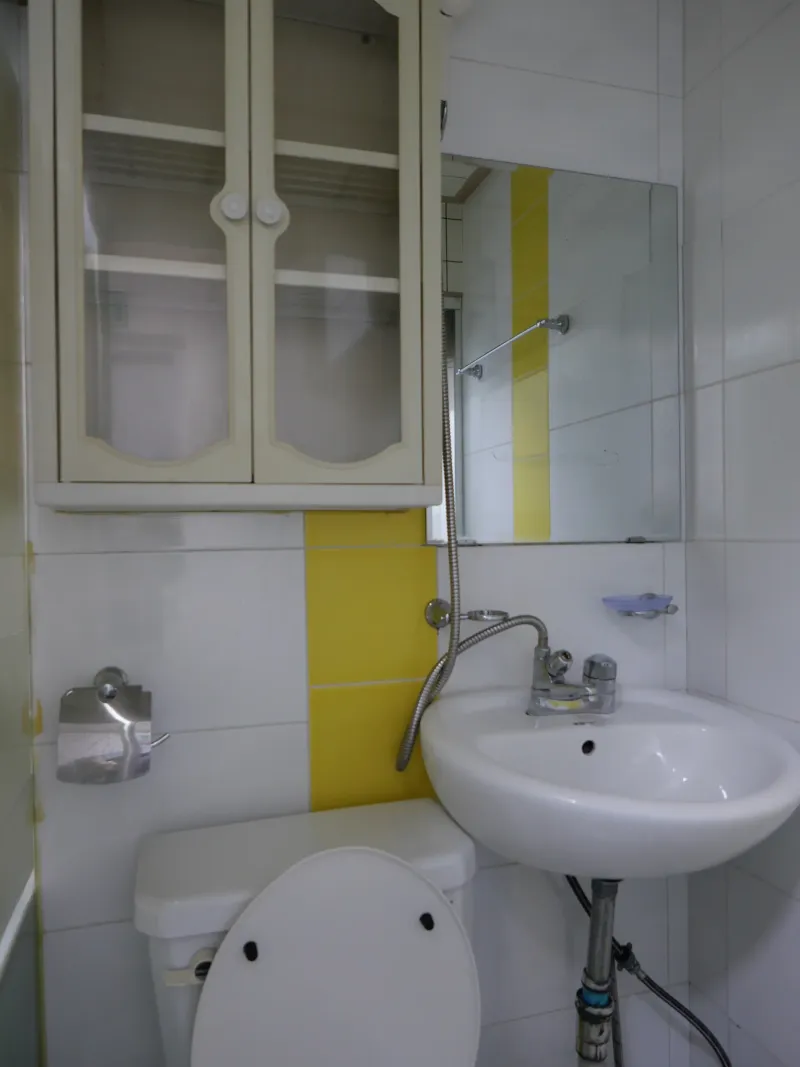 [Seocho, Seoul][Gangnam] Overwhelming Location! 3 minutes from the station, large windows, private bathroom (22 sq ft). 3