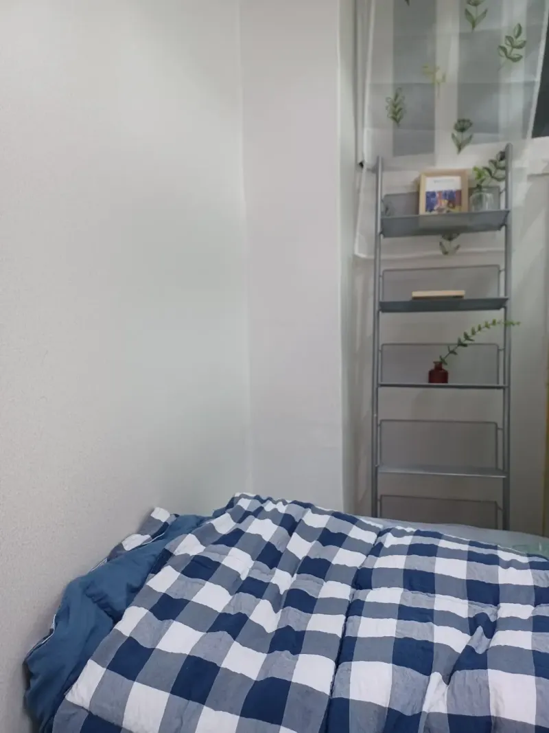 [Seocho, Seoul][Gangnam] Overwhelming Location! 3 minutes from the station, large windows, private bathroom (22 sq ft). 2