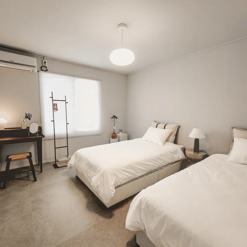 [Hallim, Jeju] A quiet retro-style house in a fishing village embracing Hyeopjae and Aewol 4