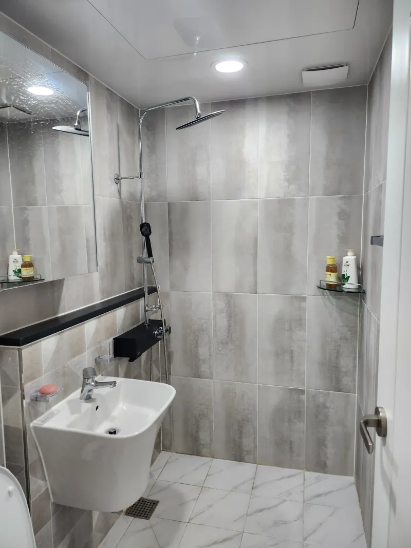 [Daedeok, Daejeon] Shintanjin Station, Seongsim Church, and a retro-inspired neighborhood apartment 25