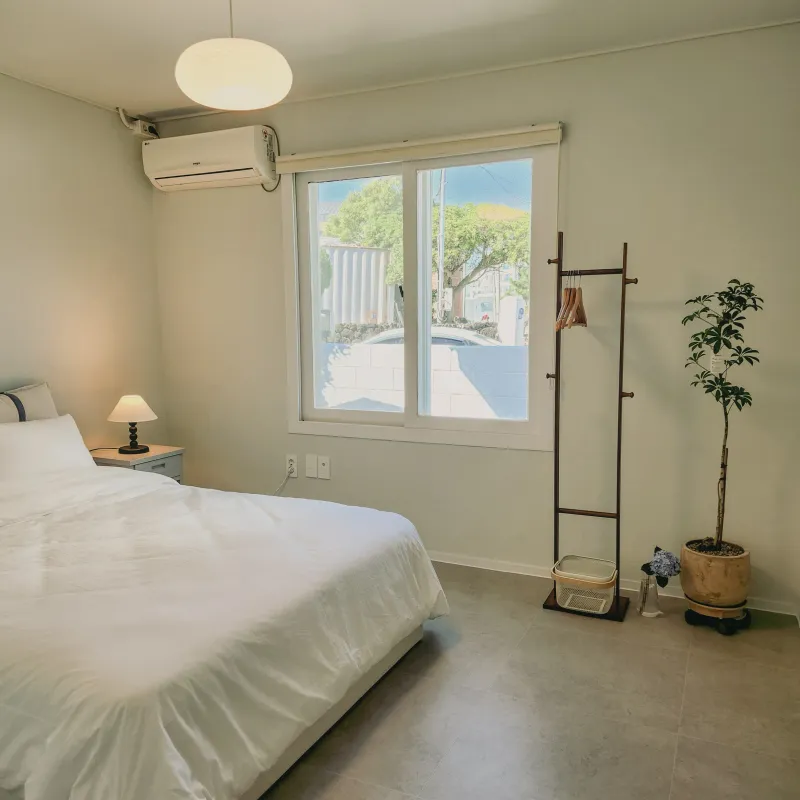 [Hallim, Jeju] A quiet retro-style house in a fishing village embracing Hyeopjae and Aewol 3