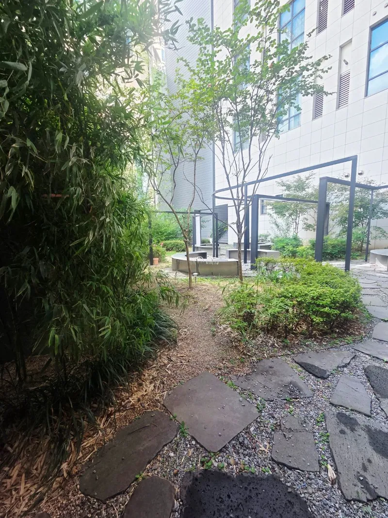 [Gangdong, Seoul] 4-person duplex, 5-minute walk from Cheonho Station, adjacent to Jamsil 33
