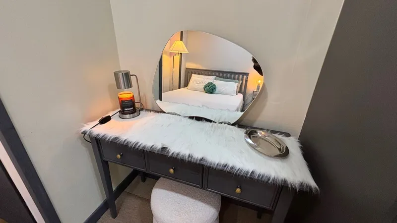 [Dong-gu, Daejeon][Daejeon Station Special] Tempur Queen Bed + Emotional Safety Accommodation + Free Parking + Netflix + Business Trip 9