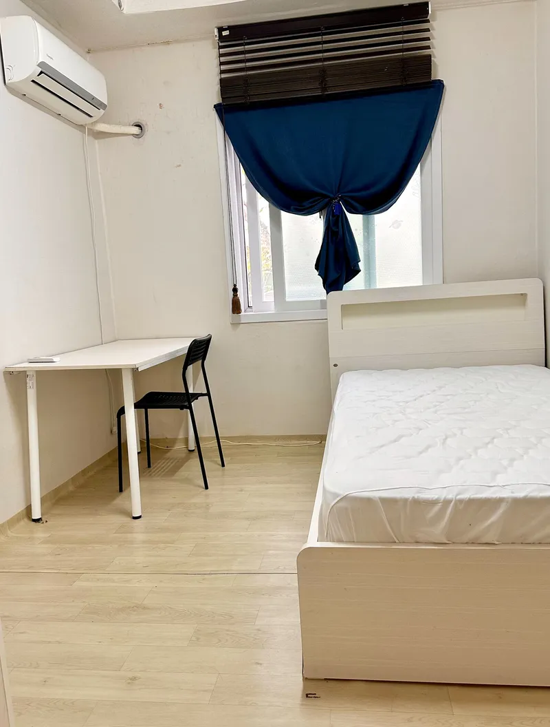 [Yongsan, Seoul] 2nd floor of a male-only share house in Itaewon, Hannam, with convenient transportation. 2