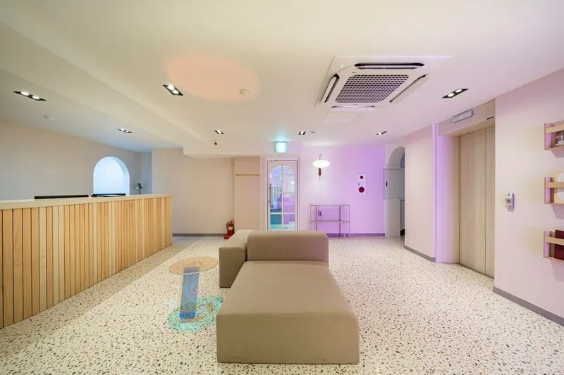 [Dong-gu, Daejeon] 5 minutes walk from Daejeon Complex Terminal! #Queen bed #Smart TV #Room disinfection 17