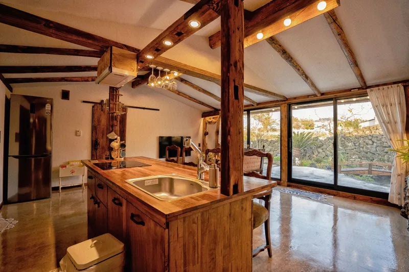 [Hangyeong, Jeju] "A Healing, Emotional Private House Where Time Stops" (Stone Wall Garden, Barbecue, Fireplace) 13