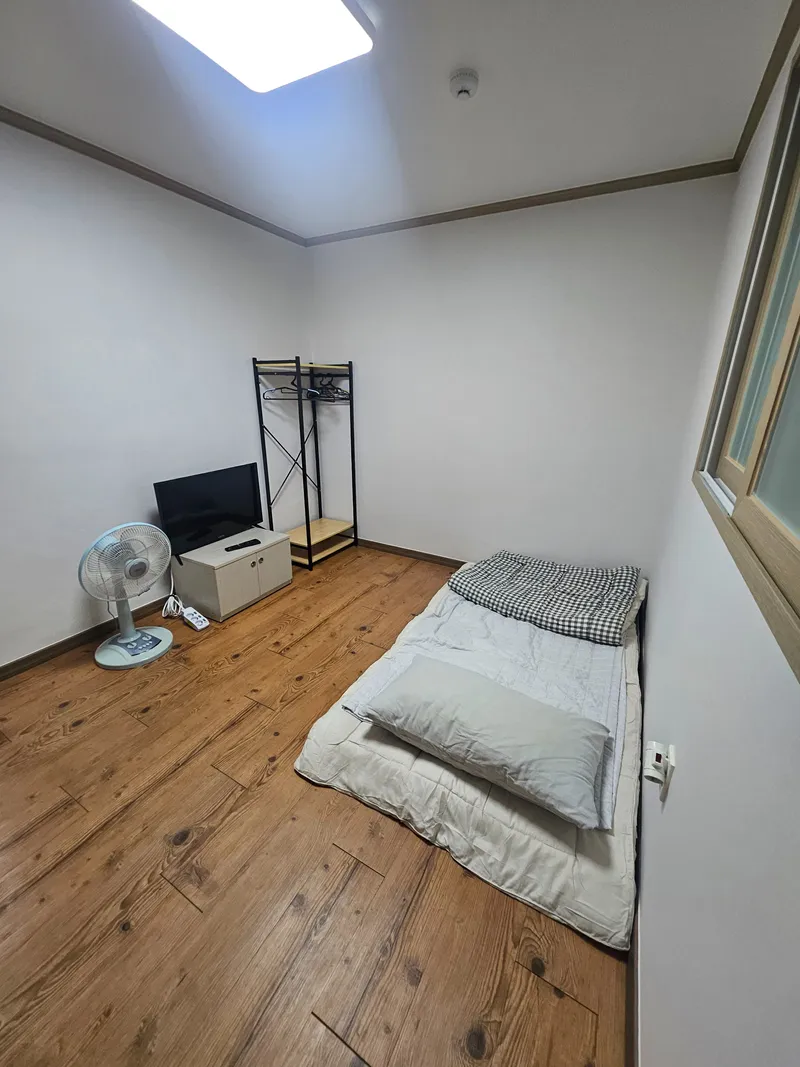 [Yuseong, Daejeon] Business trip/Near Yuseong Seon Hospital/Near the station (Spacious 1.5 room)/2nd floor 2