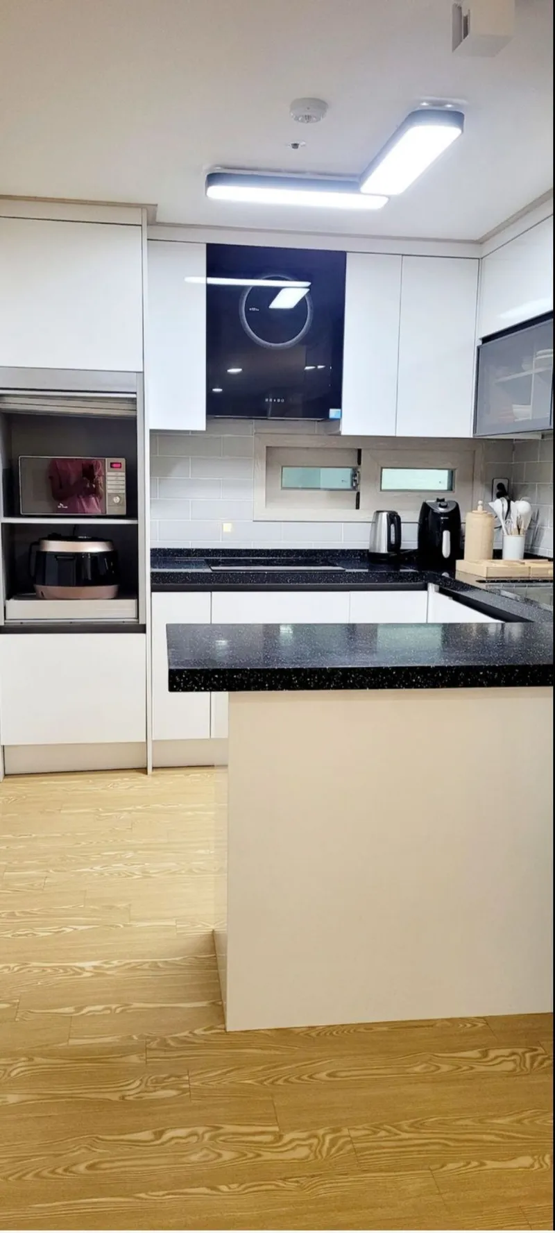 [Yeon-dong, Jeju] 3-room city ocean view apartment, 10 minutes from Yeondong Airport 10