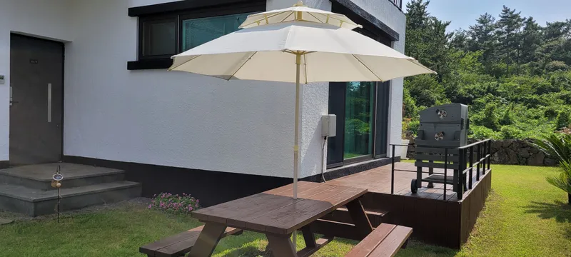 [Hallim, Jeju] Forest-surrounded healing, Geumneung, Hyeopjae, Biangdo, 7 minutes from Mart and Daiso, lawn yard 45
