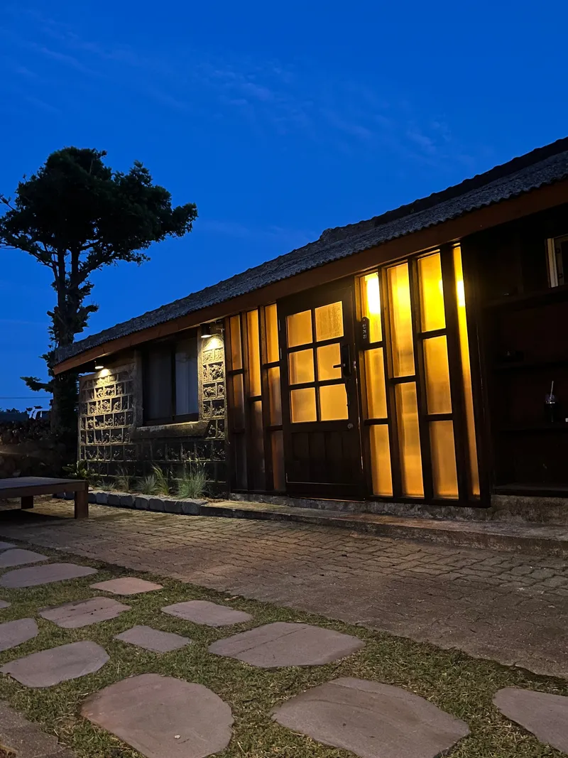[Gujwa, Jeju] Use of 2 charming old houses with stone walls #5 people / Max 6 people #Private house #Yard 44