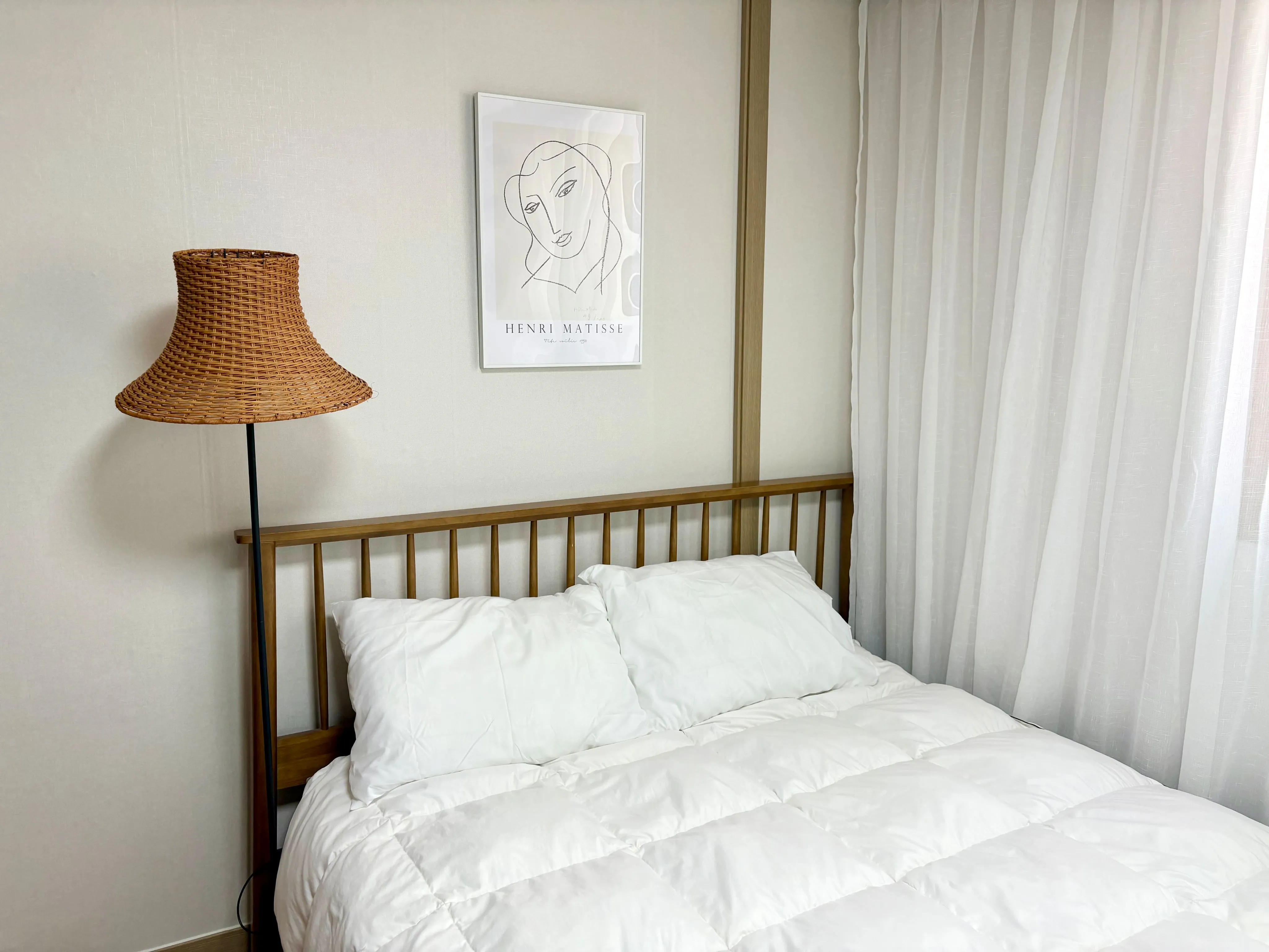 Hyoja-dong Transit-Friendly One-Bedroom House