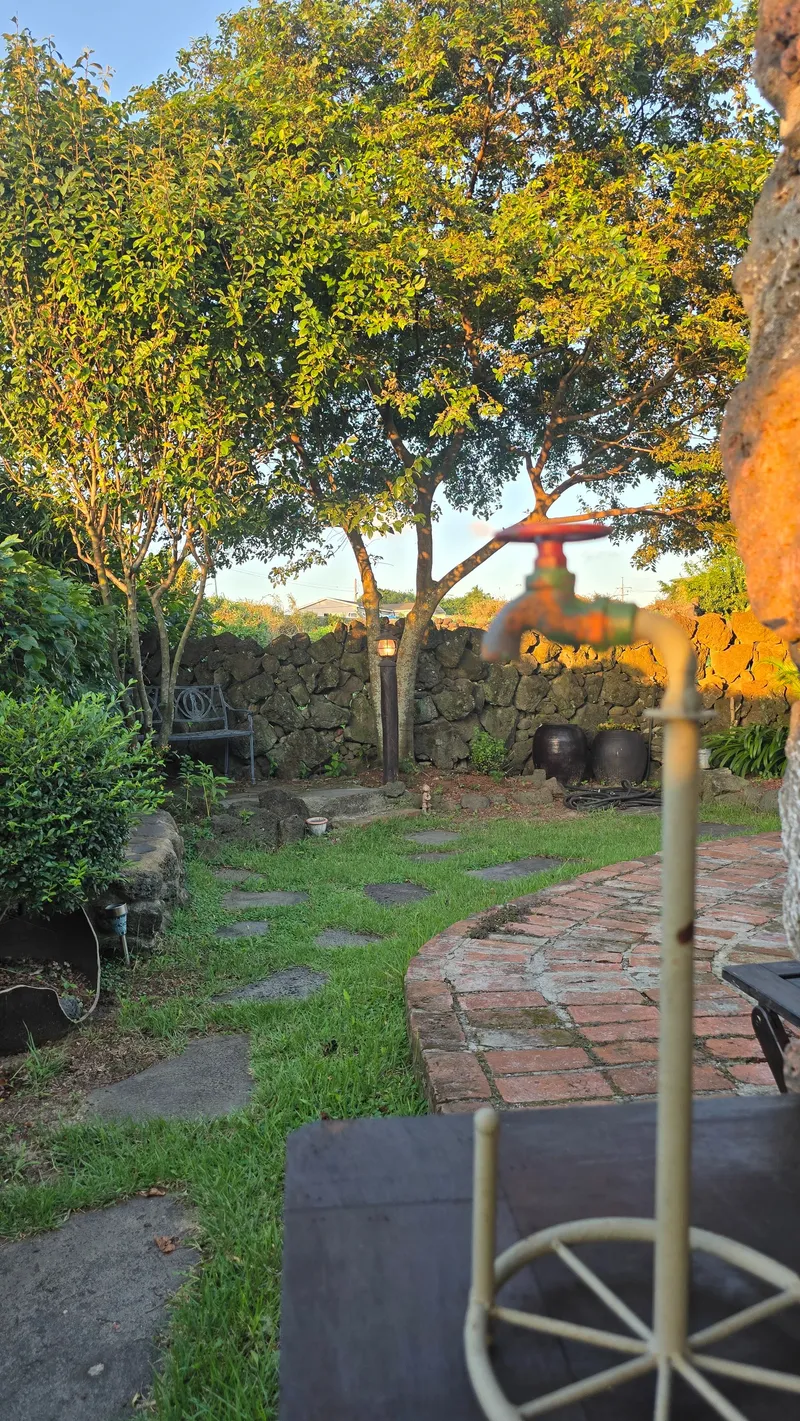[Hangyeong, Jeju] "A Healing, Emotional Private House Where Time Stops" (Stone Wall Garden, Barbecue, Fireplace) 27