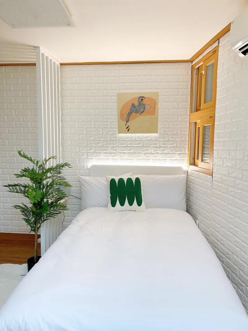 [Jongno, Seoul] Daehakro-style, fully furnished studio apartment #5 minutes from Hyehwa Station #7 minutes from Seoul National University Hospital 4