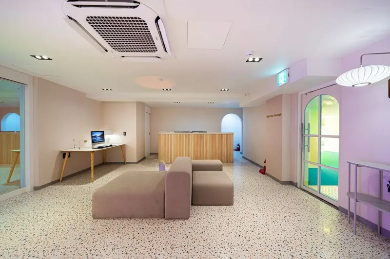 [Dong-gu, Daejeon] 5 minutes walk from Daejeon Complex Terminal! #Queen bed #Smart TV #Room disinfection 18