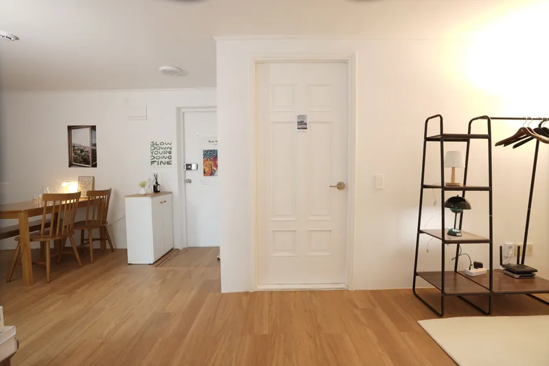 [Jongno, Seoul] #5 min walk from Hyehwa Station #Recently remodeled #3 rooms + 1 bathroom #Beam projector cinema 33